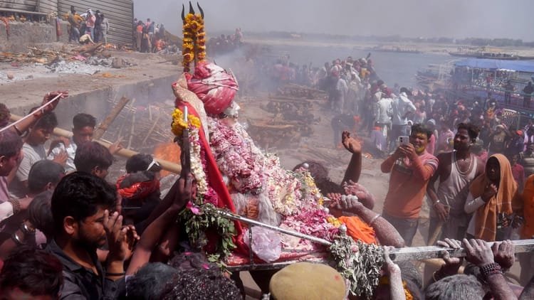 masan-ki-holi:-काशी-विद्वत-परिषद-ने-मसाने-की-होली-का-किया-विरोध,-कहा-श्मशान-में-त्योहारों-की-कोई-जगह-नहीं