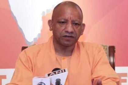 up:-सीएम-योगी-ने-दिए-निर्देश,-सभी-कर्मचारियों-का-वेतन-होली-से-पहले-देना-सुनिश्चित-करें,-तीन-मार्च-को-भी-छुट्टी