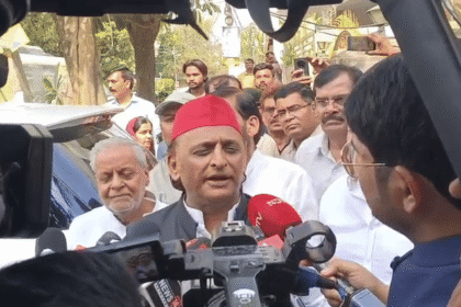 up:-शंकराचार्य-अविमुक्तेश्वरानंद-से-मिले-अखिलेश-यादव,-बोले-नकली-संतों-का-अंत-होने-जा-रहा-है