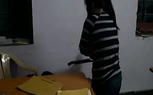 12वीं-का-छात्र-बना-हैवान:-दोस्तों-संग-मिलकर-छात्रा-से-गैंगरेप,-यही-नहीं-रुका-दरिंदा;-फिर-की-बेहद-घिनौनी-हरकत