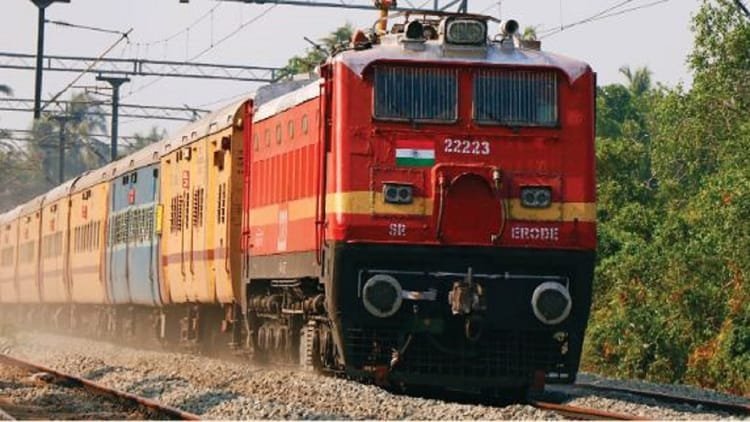 railway-news:-बरेली-होकर-गुजरेंगी-कानपुर-रूट-की-छह-ट्रेनें,-मेगा-ब्लॉक-के-कारण-किया-गया-डायवर्ट