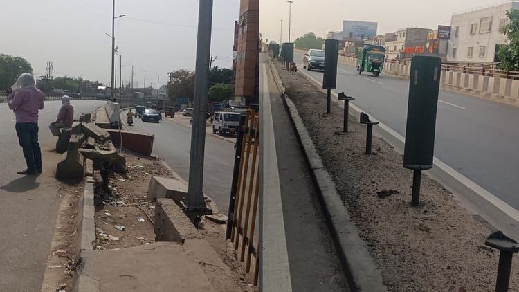 टूटे-डिवाइडर,-क्षतिग्रस्त-फुटपाथ:-आगरा-मथुरा-हाईवे-की-ऐसी-है-हालत,-हर-पल-हादसे-का-डर;-जिम्मेदार-बेखबर