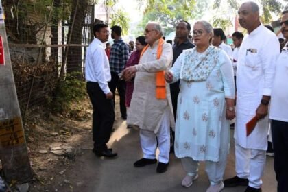 up:-महापौर-के-साथ-सड़क-पर-उतरे-मंत्री-सुरेश-खन्ना,-सफाई-में-मिली-लापरवाही;-लगा-जुर्माना,-वेतन-कटौती-के-निर्देश