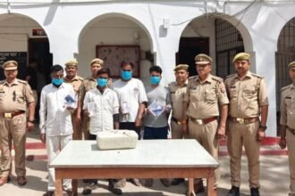 up-news:-जाली-नोट-छापने-वाले-चार-आरोपी-गिरफ्तार,-एक-असली-के-बदले-तीन-नकली-का-देते-थे-लालच