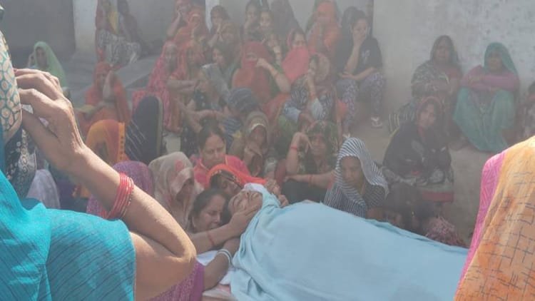 amethi-news:-पुलिया-से-टकराई-बाइक,-दो-युवकों-की-मौत;-निमंत्रण-से-लौट-रहे-थे-घर,-करंट-लगने-से-युवक-ने-तोड़ा-दम