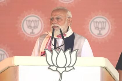 असम-के-बरपेटा-में-पीएम-मोदी-की-जनसभा,-कहा-‘कांग्रेस-में-लंबे-समय-का-विजन-नहीं,-उनकी-हार-की-सेंचुरी-लगेगी’