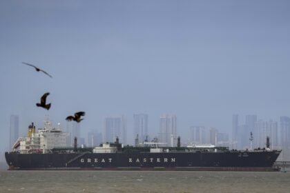 भारत-के-एक-और-lpg-जहाज-‘ग्रीन-आशा’-ने-होर्मुज-को-क्रॉस-किया,-अब-केवल-‘जग-विक्रम’-की-वापसी-का-इंतजार