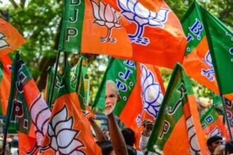 केरल-में-बीजेपी-कार्यकर्ता-के-घर-पर-फेंका-गया-विस्फोटक,-तेज-धमाके-के-साथ-फटा,-फॉरेंसिक-की-टीम-पहुंची