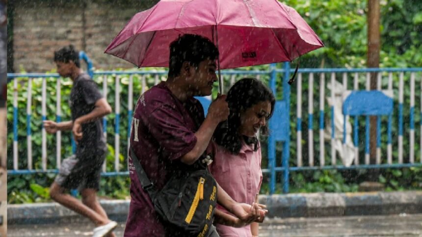 दिल्ली-ncr-में-कल-भी-खराब-रहेगा-मौसम,-गरज-चमक-के-साथ-बारिश-की-चेतावनी,-40-किमी-प्रति-घंटे-की-रफ्तार-से-चलेंगी-हवाएं