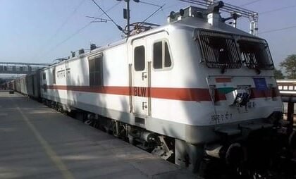 up:-आगरा-को-नई-सुपरफास्ट-ट्रेन-का-तोहफा,-नियमित-होगा-संचालन;-राजस्थान-से-होते-हुए-जाएगी-गुजरात