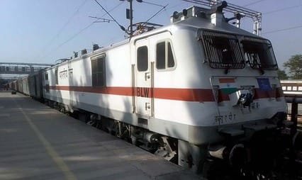 up:-आगरा-को-नई-सुपरफास्ट-ट्रेन-का-तोहफा,-नियमित-होगा-संचालन;-राजस्थान-से-होते-हुए-जाएगी-गुजरात