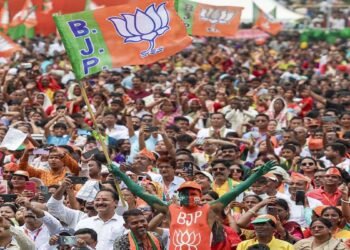 pm-मोदी-की-रैली-से-पहले-सियासत-गरम,-bjp-का-आरोप-200-बसें-tmc-ने-कराईं-कैंसिल,-एडवांस-भी-लौटाया