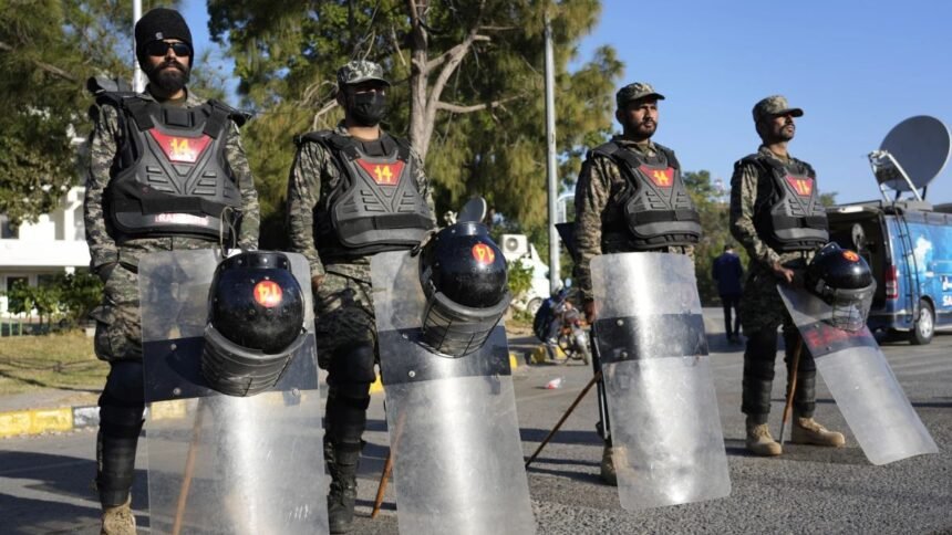 iran-us-peace-talk:-शांति-वार्ता-के-लिए-जेडी-वेंस-इस्लामाबाद-रवाना,-क्या-ईरान-भी-निभाएगा-पाकिस्तान-से-याराना?