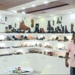 up:-युद्ध-रुका-पर-संकट-बरकरार,-जूतों-के-कंटेनर-अटके,-करोड़ों-के-नुकसान-की-कगार-पर-कारोबारी