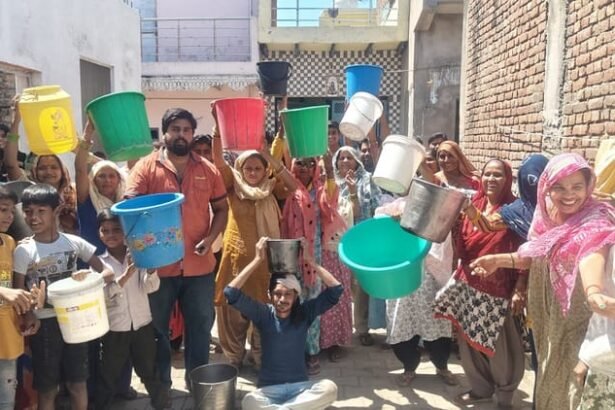 up:-आगरा-में-पानी-के-लिए-हाहाकार,-खाली-बर्तन-लेकर-सड़कों-पर-उतरे-लोग;-जलकल-विभाग-के-दावे-हुए-फेल