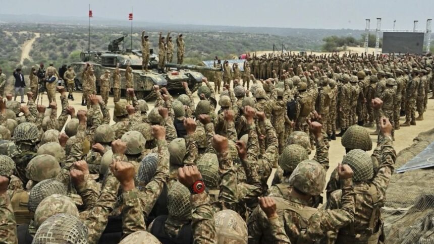 ईरान-के-साथ-डबल-गेम-खेल-रहा-है-पाकिस्तान?-सऊदी-अरब-में-तैनात-कर-दी-अपनी-आर्मी