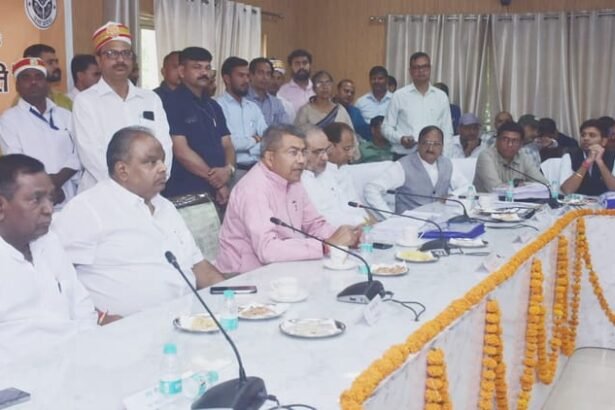 इतने-मासूम-अफसर:-मुरादाबाद-जिले-में-कितने-विधायक,-इससे-भी-बेखबर,-नंबर-को-दूर-की-बात,-एसई-आवास-विकास-लखनऊ-तलब