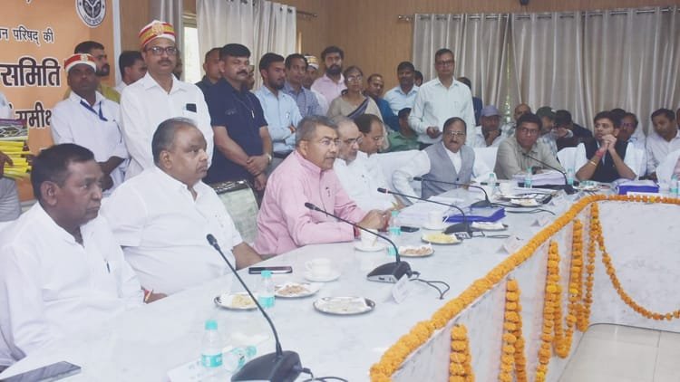 इतने-मासूम-अफसर:-मुरादाबाद-जिले-में-कितने-विधायक,-इससे-भी-बेखबर,-नंबर-को-दूर-की-बात,-एसई-आवास-विकास-लखनऊ-तलब