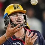 टिम-डेविड-ने-ये-क्या-किया,-अंपायर-से-गेंद-लेकर-करने-लगे-खेल,-उड़ाई-नियमों-की-धज्जियां