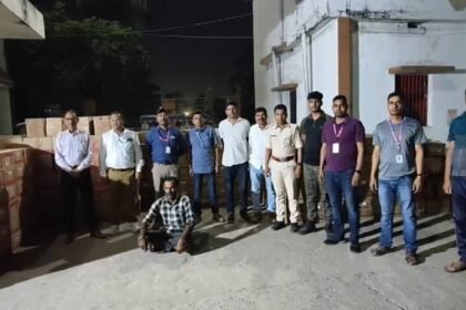 समस्तीपुर-में-एक-करोड़-11-लाख-की-शराब-बरामद,-ट्रक-में-भूसी-के-अंदर-छिपाकर-रखे-गए-थे-1022-कार्टून