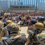 नोएडा-हिंसा-मामला:-जांच-में-चौंकाने-वाला-खुलासा,-qr-कोड-के-ज़रिए-whatsapp-ग्रुप-में-जोड़े-गए-प्रदर्शनकारी