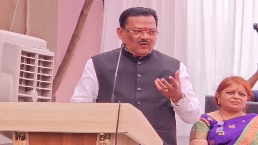 महाराष्ट्र:-‘ये-बिल्डिंग-भूतिया-है,-यहां-आत्माएं-मंडराती-हैं’,-मंत्री-संजय-शिरसाट-ने-दिया-अजीबोगरीब-बयान