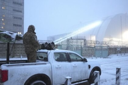 चेरनोबिल-परमाणु-केंद्र-पर-रूसी-हमले-के-बाद-पर-मंडराया-रेडिएशन-का-खतरा,-40-साल-पहले-यहीं-हुई-थी-भीषणा-आपदा