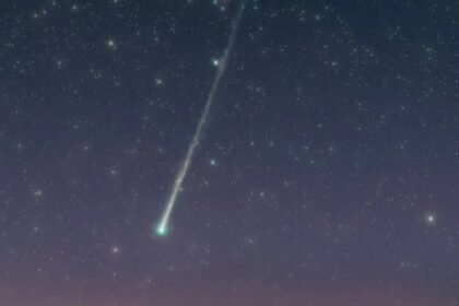 भारत-में-दिखेगा-अनोखा-खगोलीय-नजारा,-2-लाख-साल-की-यात्रा-करने-वाले-धूमकेतू-को-कब-और-कैसे-देखें?