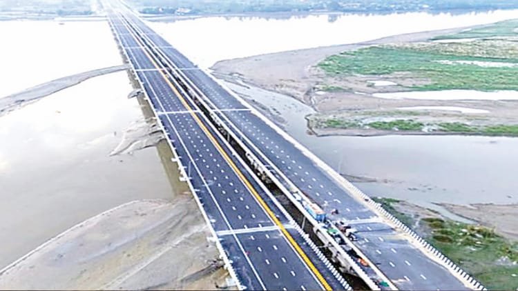 up:-मेरठ-से-प्रयागराज-तक-निजी-कार-से-सफर-छह-घंटे-में,-14-स्थानों-पर-होगी-वसूली,-जान-लें-कितना-लगेगा-टोल-टैक्स