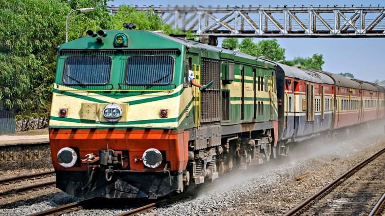 आसान-होगा-सफर:-बनारस-से-मुंबई-और-कोलकाता-के-लिए-दो-महीने-तक-चलेगी-समर-स्पेशल-ट्रेन,-आसान-होगा-सफर