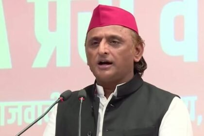 up-news:-भाजपा-ने-अखिलेश-को-कहा-टोटी-चोर,-सपा-अध्यक्ष-ने-बताया-गद्दार;-परिसीमन-बिल-गिरने-के-बाद-एक्स-पर-वार