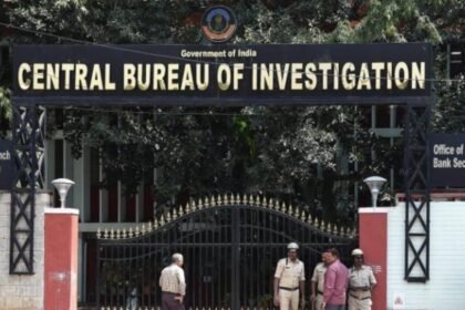 रिलायंस-कम्युनिकेशंस-लोन-फ्रॉड-केस-में-cbi-की-बड़ी-कार्रवाई,-दो-सीनियर-अधिकारी-गिरफ्तार