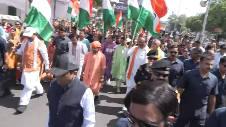 नारी-शक्ति-वंदन-अधिनियम:-भाजपा-के-जन-आक्रोश-महिला-पद-यात्रा-में-गूंजा-देख-सपाई-बिटिया-घबराई,-सीएम-भी-हुए-शामिल