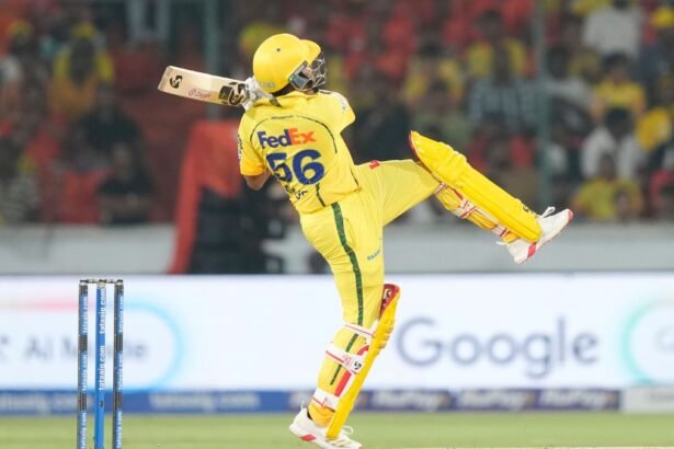csk-को-लगा-बहुत-बड़ा-झटका,-सबसे-ज्यादा-रन-बनाने-वाला-खिलाड़ी-ही-हो-गया-इस-सीजन-से-बाहर