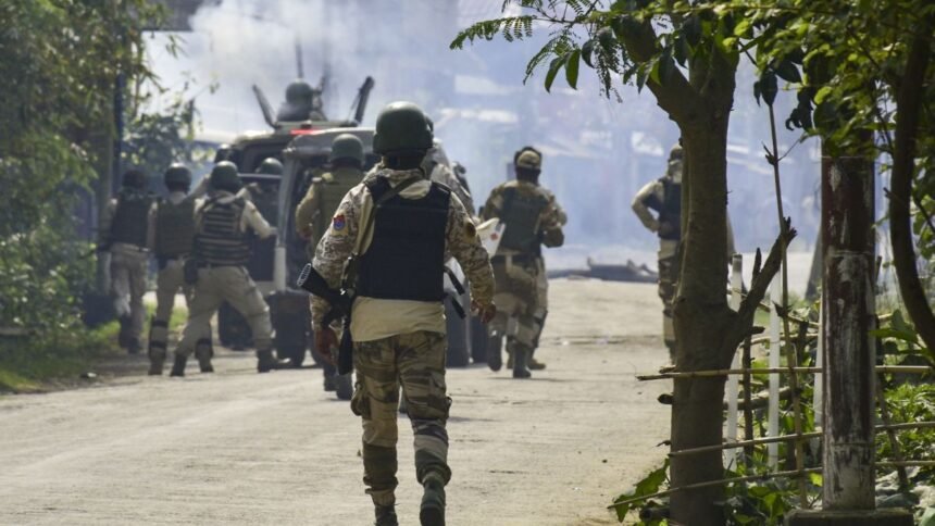 मणिपुर-में-प्रदर्शन-में-शामिल-होने-वाला-पुलिसकर्मी-हुआ-गिरफ्तार,-गुलेल-से-सुरक्षाबलों-पर-किया-था-हमला