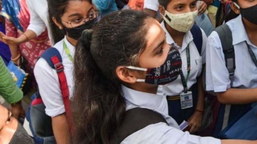 up-बोर्ड-रिजल्ट-में-लड़कियों-का-जलवा,-टॉपर-कशिश-वर्मा,-अंशिका-वर्मा-और-शिखा-वर्मा-एक-ही-स्कूल-से-रखती-हैं-ताल्लुक?