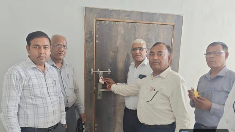 up:-डीजी-महाराजा-केबल-नेटवर्क-की-संपत्ति-कुर्क,-दफ्तर-हुआ-सील;-3.83-करोड़-का-बकाया-न-चुकाने-पर-बड़ी-कार्रवाई