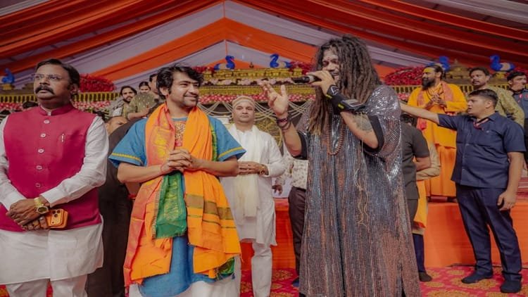 hanumant-katha-prayagraj-:-बाबा-बागेश्वर-बोले- हनुमान-जी-की-तरह-विरोधियों-के-खिलाफ-बजाना-होगा-डंका