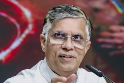 गुवाहाटी-हाईकोर्ट-ने-पवन-खेड़ा-की-अंतरिम-जमानत-याचिका-खारिज-की,-हिमंता-की-पत्नी-पर-लगाए-थे-आरोप