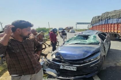 aligarh-accident:-चलटी-कार-का-फटा-टायर,-डिवाइडर-से-टकराकर-पलटी,-मासूम-बच्ची-समेत-दंपती-घायल