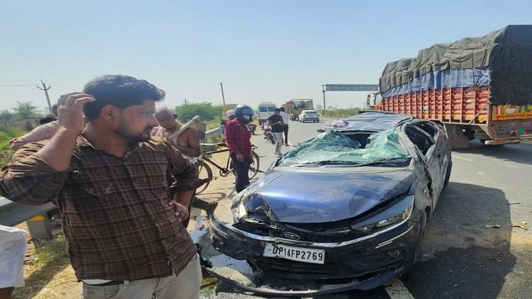aligarh-accident:-चलटी-कार-का-फटा-टायर,-डिवाइडर-से-टकराकर-पलटी,-मासूम-बच्ची-समेत-दंपती-घायल