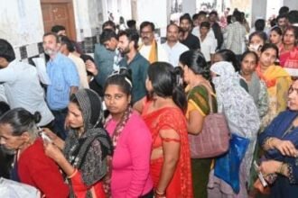 up:-गर्मी-से-‘शॉर्ट-टेंपर’-हो-लोग,-हैलट-उर्सला-की-opd-में-उमड़ी-भीड़,-नींद-की-कमी-बना-रही-हिंसक,-ये-है-सलाह