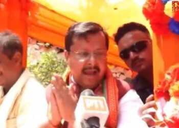 ‘आगे-आगे-देखिए-होता-है-क्या’,-aap-के-सात-सांसदों-के-पार्टी-छोड़ने-पर-bjp-के-राष्ट्रीय-अध्यक्ष-का-बड़ा-बयान