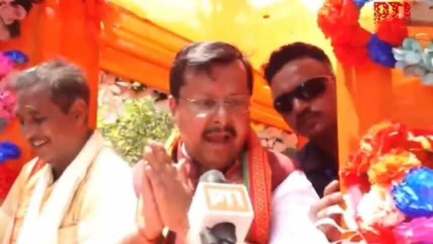 ‘आगे-आगे-देखिए-होता-है-क्या’,-aap-के-सात-सांसदों-के-पार्टी-छोड़ने-पर-bjp-के-राष्ट्रीय-अध्यक्ष-का-बड़ा-बयान