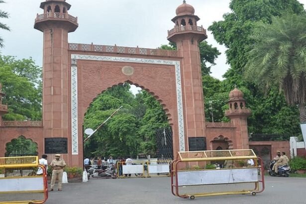 amu:-अलीगढ़-सहित-देश-के-11-केंद्रों-पर-आज-होगी-प्रवेश-परीक्षा,-पहली-बार-होगी-रामपुर-इम्फाल-में-होगा-एंट्रेंस