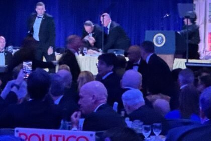 trump-और-मौत-के-बीच-रह-गया-था-बस-कुछ-सेकेंड-का-फासला,-क्या-खामेनेई-की-हत्या-का-बदला-लेने-पहुंचा-था-हमलावर?