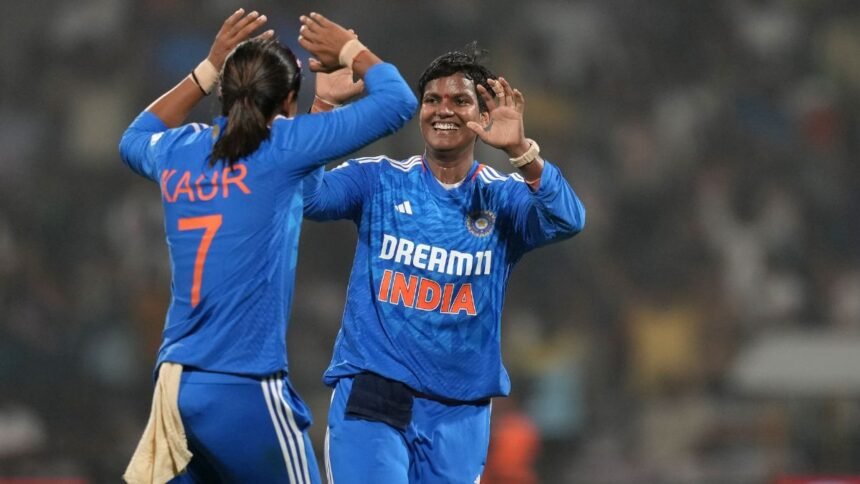दीप्ति-शर्मा-का-बड़ा-कारनामा,-पांच-विकेट-हॉल-लेकर-दिग्गजों-की-लिस्ट-में-शामिल-करवाया-अपना-नाम
