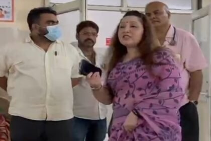 ‘आज-के-जमाने-में-5-बच्चे-कौन-करता-है,-भेड़-बकरियों-की-तरह-पालोगे’,-जब-महिला-कलेक्टर-ने-अस्पताल-का-किया-औचक-निरीक्षण