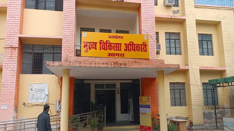 यूपी-न्यूज:-102-अस्पतालों-के-लाइसेंस-पर-संकट,-30-अप्रैल-तक-का-दिया-गया-समय;-सीएमओ-ने-जानें-क्या-कहा