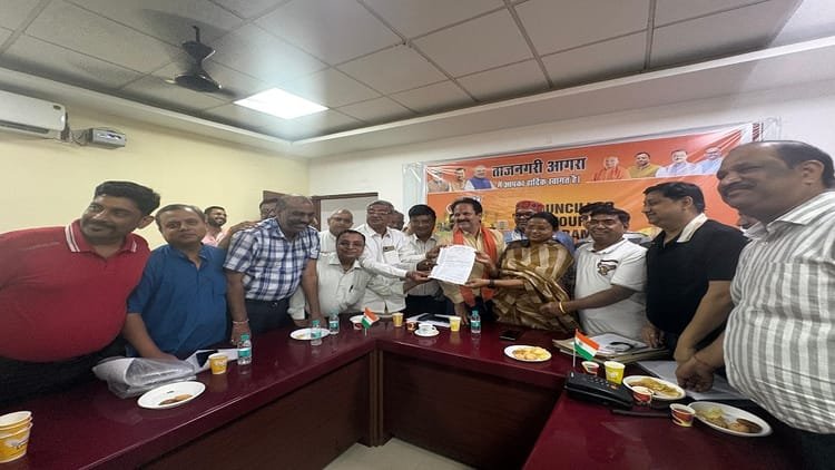 agra:-व्यापारियों-को-बड़ी-राहत,-ट्रेड-लाइसेंस-शुल्क-खत्म-करने-की-प्रक्रिया-शुरू;-मेयर-ने-की-घोषणा